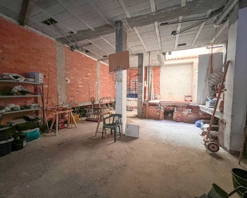 Commercial for sale in Guardamar del Segura - € 190,000 (Ref: 9484084)