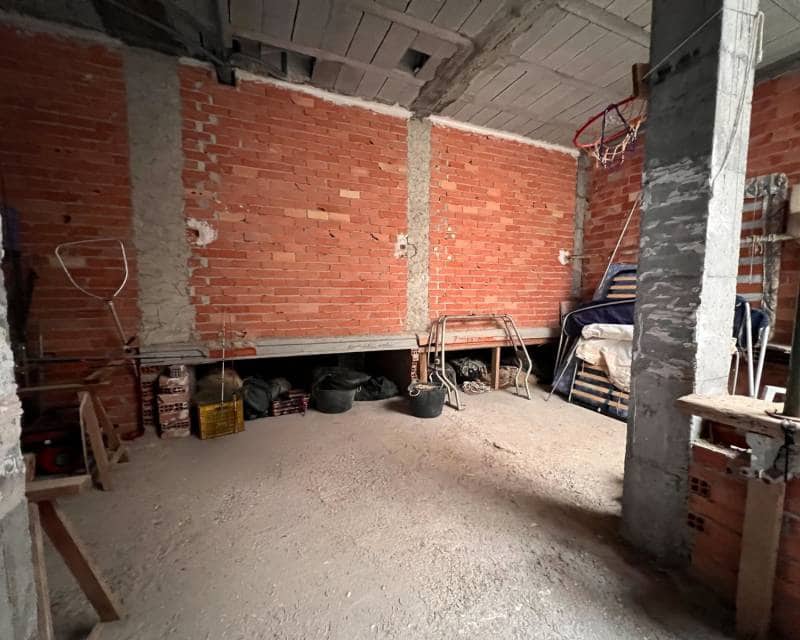 Commercial for sale in Guardamar del Segura - € 190,000 (Ref: 9484084)