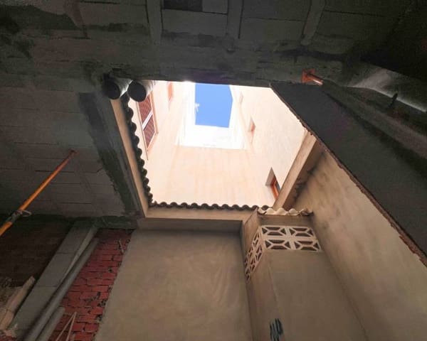 Erhverv til salg i Guardamar Playa, Guardamar del Segura - € 190.000 (Ref: 9484084)