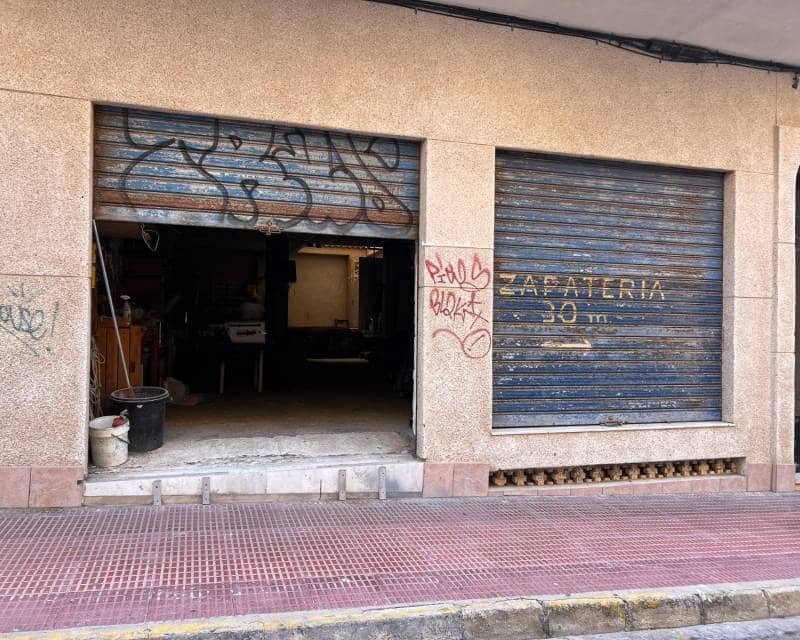 Commercial for sale in Guardamar del Segura - € 190,000 (Ref: 9484084)