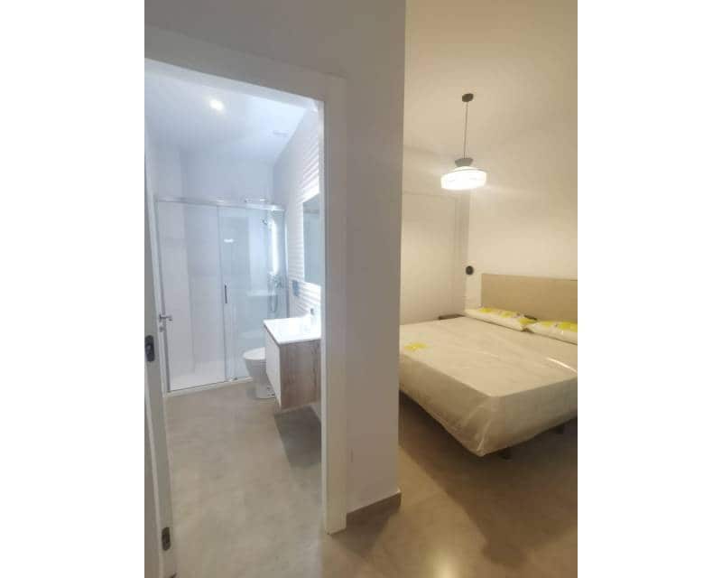 2 slaapkamer Appartement te koop in Torrevieja met zwembad - € 249.000 (Ref: 9484086)