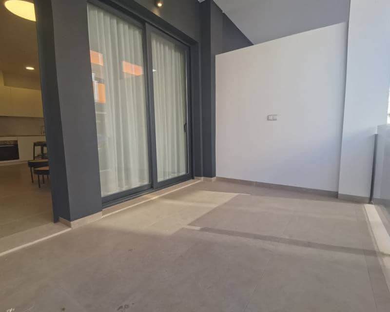 2 slaapkamer Appartement te koop in Torrevieja met zwembad - € 249.000 (Ref: 9484086)