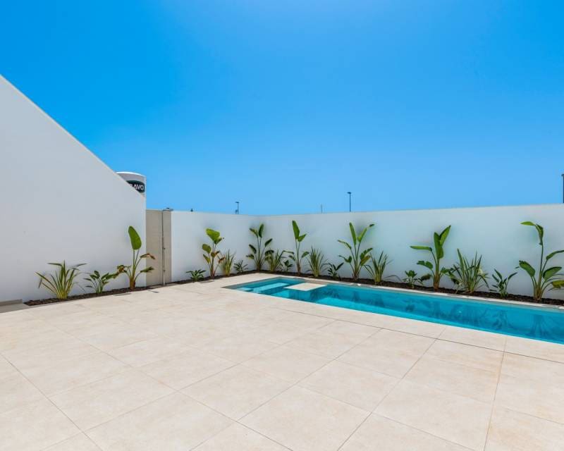 3 bedroom Villa for sale in Los Alcazares with pool - € 499,900 (Ref: 9492709)
