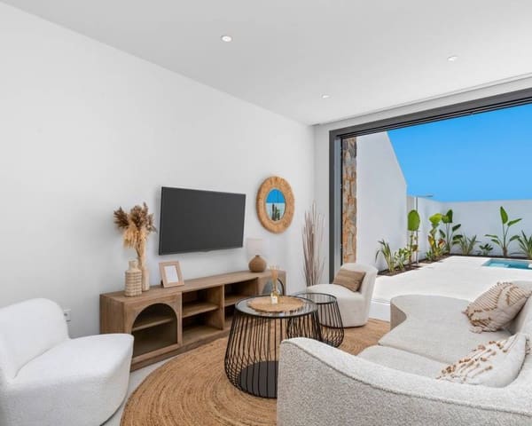 3 bedroom Villa for sale in Centro, Los Alcázares with pool - € 499,900 (Ref: 9492709)