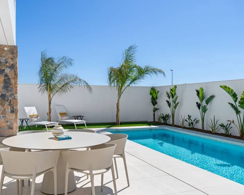 3 bedroom Villa for sale in Los Alcazares with pool - € 689,900 (Ref: 9492710)