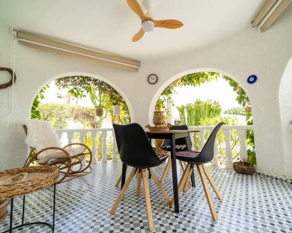 4 slaapkamer Villa te koop in El Chaparral, Torrevieja met zwembad garage - € 495.000 (Ref: 9500498)