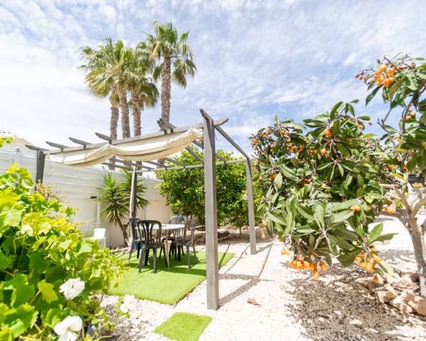 4 slaapkamer Villa te koop in El Chaparral, Torrevieja met zwembad garage - € 495.000 (Ref: 9500498)