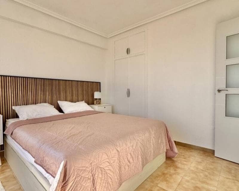 2 sovrum Takvåning till salu i Punta Prima - 247 000 € (Ref: 9506523)