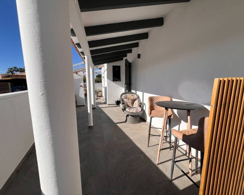 3 soveværelse Rækkehus til salg i Orihuela Costa med swimmingpool garage - € 695.000 (Ref: 9518014)