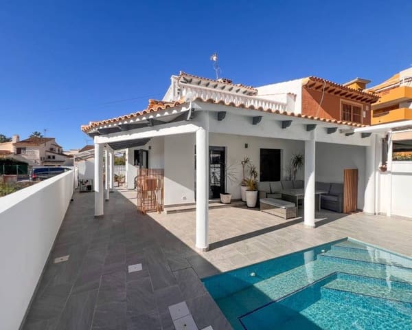 3 soveværelse Rækkehus til salg i Punta Prima, Orihuela med swimmingpool garage - € 695.000 (Ref: 9518014)