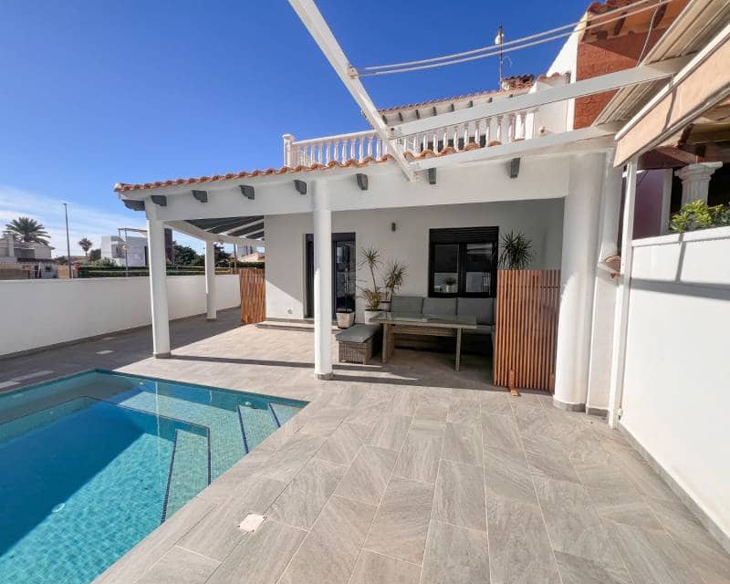 3 soveværelse Rækkehus til salg i Orihuela Costa med swimmingpool garage - € 695.000 (Ref: 9518014)