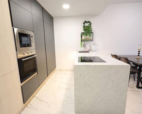 2 slaapkamer Appartement te koop in Punta Prima, Orihuela met zwembad - € 368.000 (Ref: 9521663)