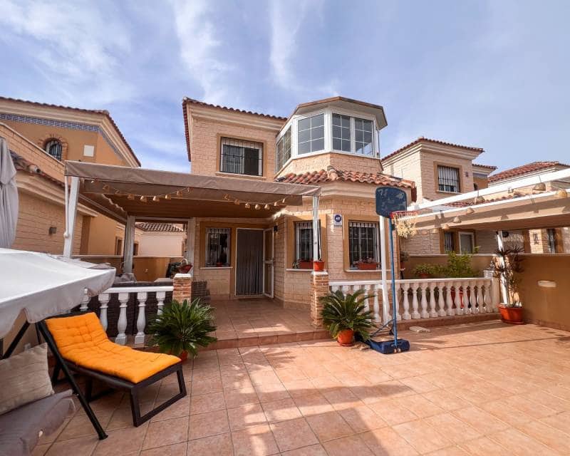 2 quarto Moradia para venda em El Raso com piscina - 247 000 € (Ref: 9523660)