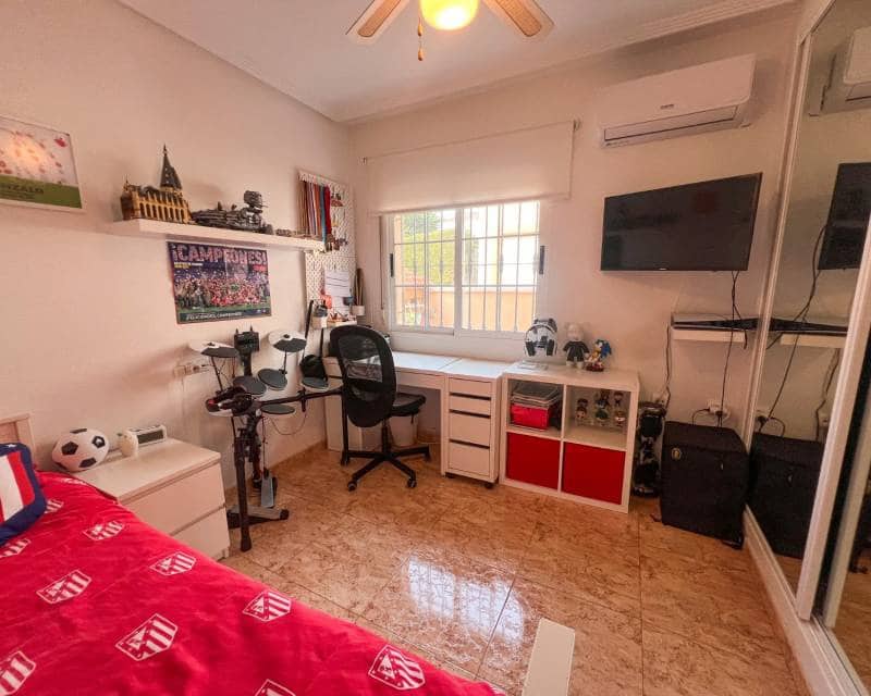 2 quarto Moradia para venda em El Raso com piscina - 247 000 € (Ref: 9523660)