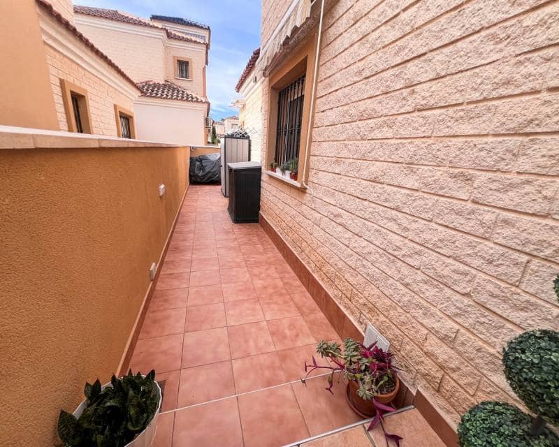 2 quarto Moradia para venda em El Raso com piscina - 247 000 € (Ref: 9523660)