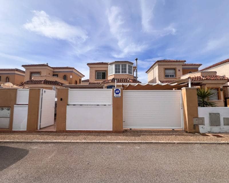 2 quarto Moradia para venda em El Raso com piscina - 247 000 € (Ref: 9523660)