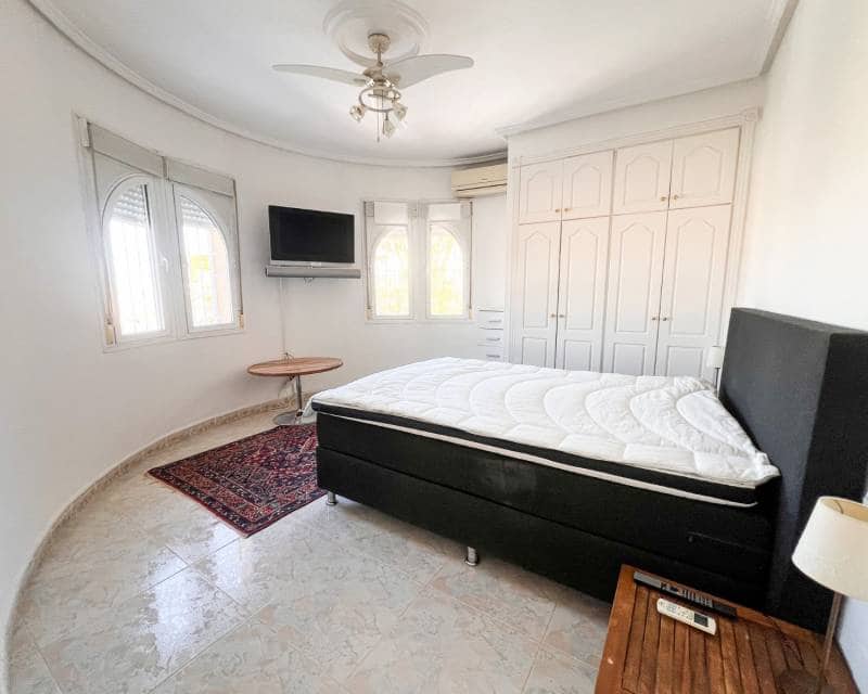 7 chambre Villa/Maison à vendre à Ciudad Quesada avec piscine - 525 000 € (Ref: 9529066)