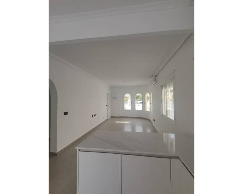 2 soverom Villa til salgs i Lo Crispin med svømmebasseng garasje - € 249 000 (Ref: 9535196)