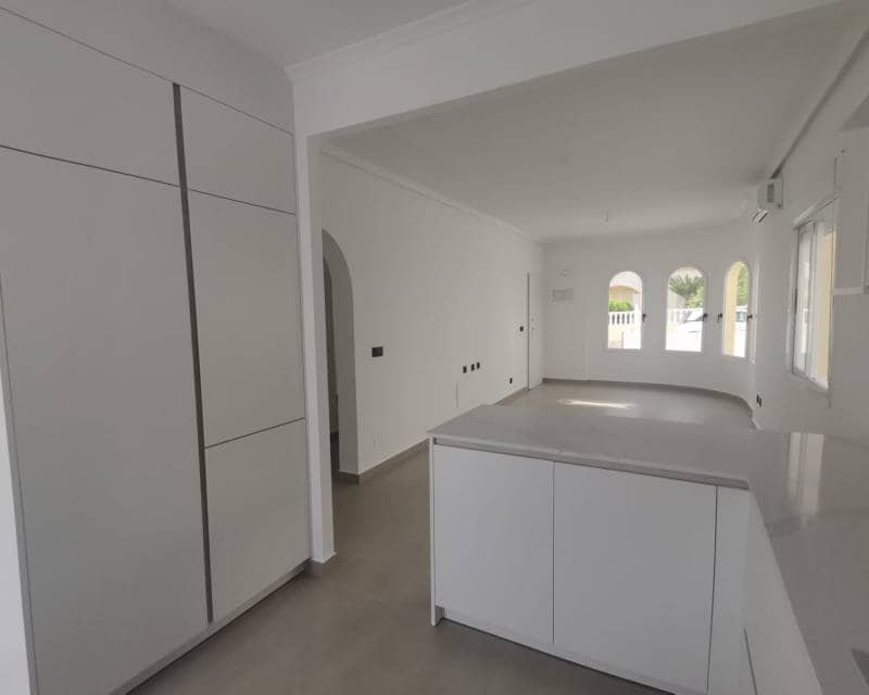 2 soverom Villa til salgs i Lo Crispin med svømmebasseng garasje - € 249 000 (Ref: 9535196)