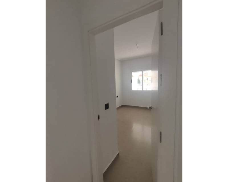 2 soverom Villa til salgs i Lo Crispin med svømmebasseng garasje - € 249 000 (Ref: 9535196)