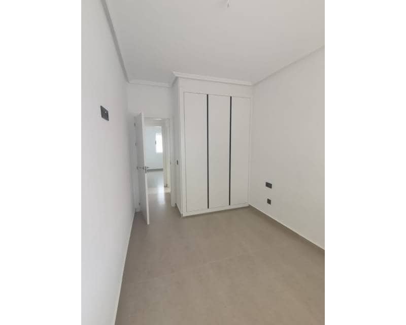 2 soverom Villa til salgs i Lo Crispin med svømmebasseng garasje - € 249 000 (Ref: 9535196)