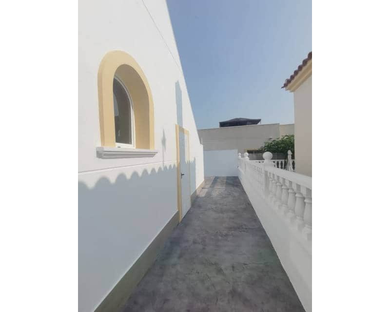 2 soverom Villa til salgs i Lo Crispin med svømmebasseng garasje - € 249 000 (Ref: 9535196)