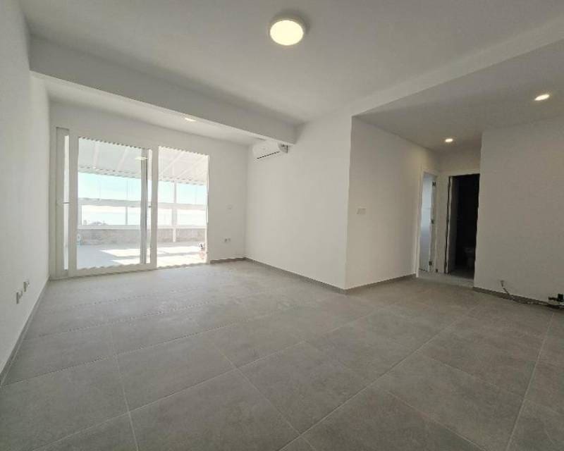 2 sypialnia Penthouse na sprzedaż w Torrevieja - 234 000 € (Ref: 9535198)