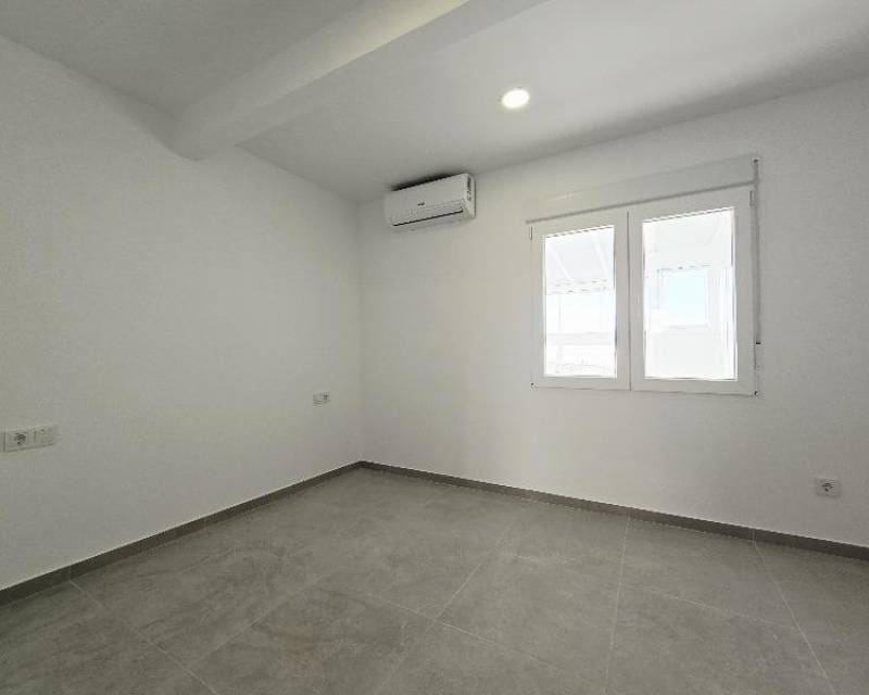 2 sypialnia Penthouse na sprzedaż w Torrevieja - 234 000 € (Ref: 9535198)