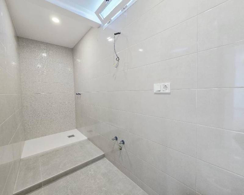 2 sypialnia Penthouse na sprzedaż w Torrevieja - 234 000 € (Ref: 9535198)