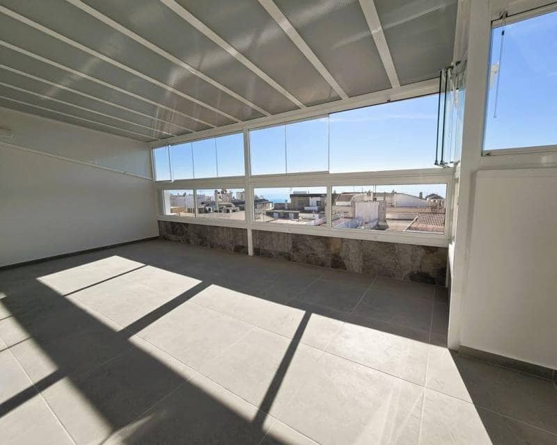 2 sypialnia Penthouse na sprzedaż w Torrevieja - 234 000 € (Ref: 9535198)