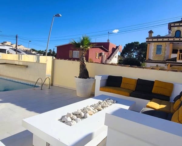 4 bedroom Semi-detached Villa for sale in Los Balcones with pool - € 535,000 (Ref: 9542095)