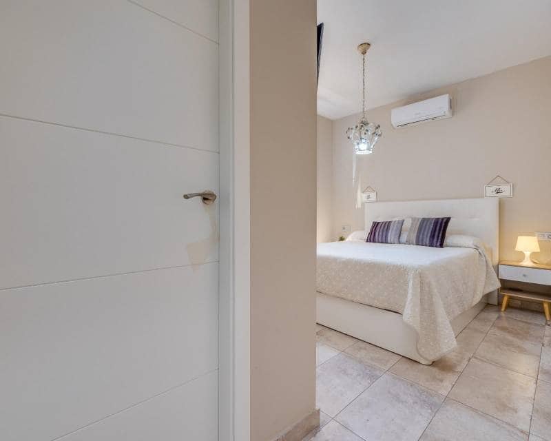 3 Zimmer Villa zu verkaufen in Torrevieja mit Garage - 250.000 € (Ref: 9542707)