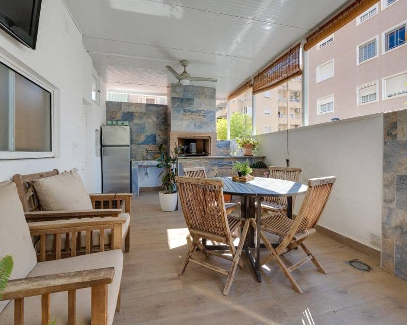 3 Zimmer Villa zu verkaufen in Torrevieja mit Garage - 250.000 € (Ref: 9542707)