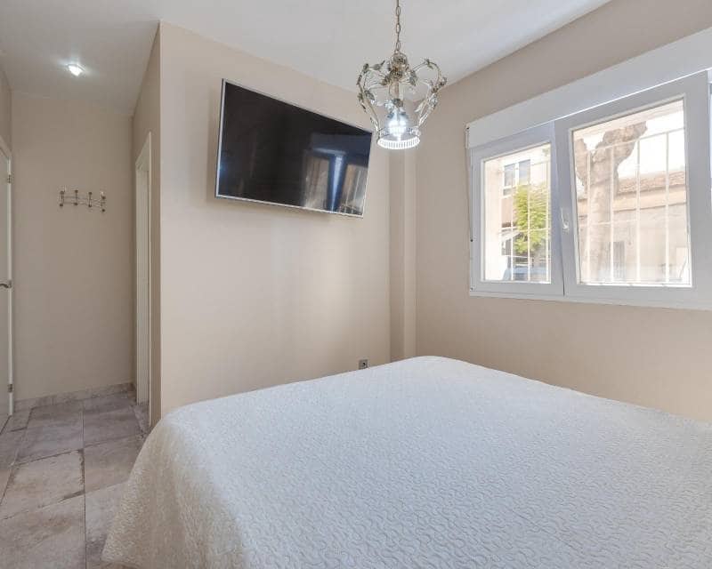 3 Zimmer Villa zu verkaufen in Torrevieja mit Garage - 250.000 € (Ref: 9542707)