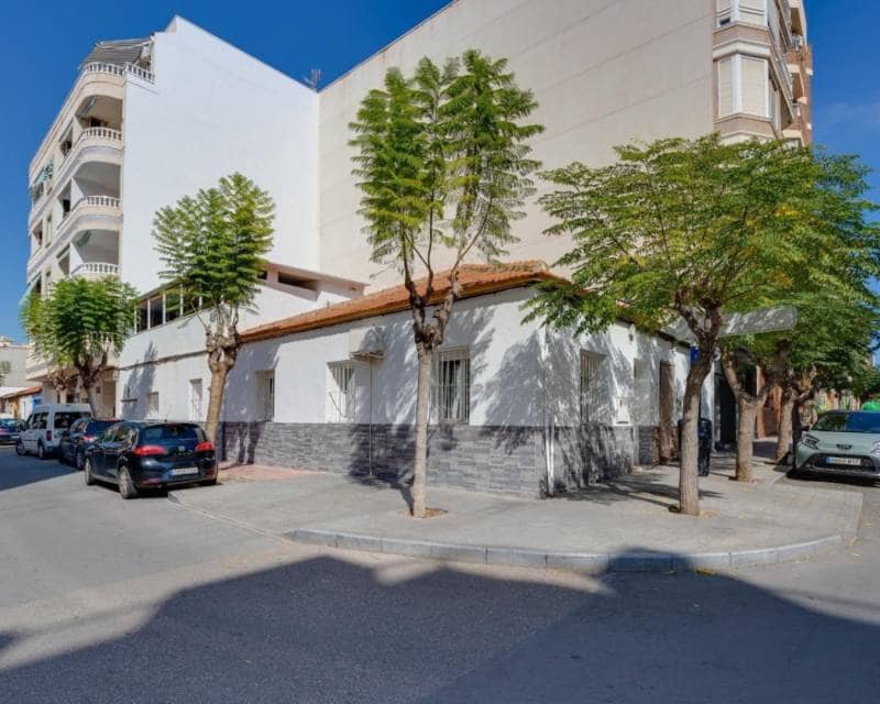 3 Zimmer Villa zu verkaufen in Torrevieja mit Garage - 250.000 € (Ref: 9542707)