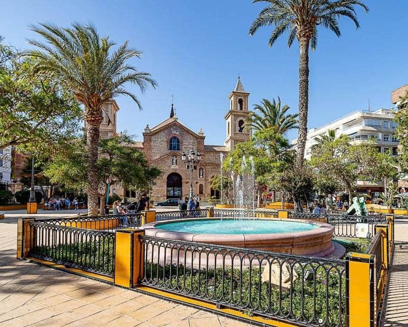 3 Zimmer Villa zu verkaufen in Torrevieja mit Garage - 250.000 € (Ref: 9542707)