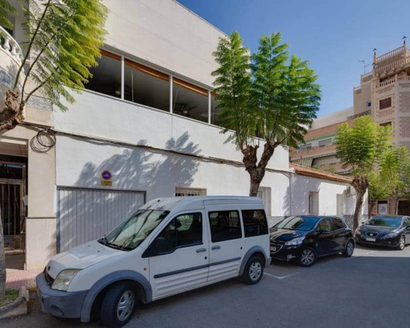 3 Zimmer Villa zu verkaufen in Torrevieja mit Garage - 250.000 € (Ref: 9542707)