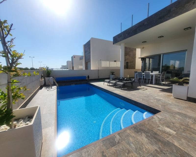 3 sypialnia Willa na sprzedaż w Villamartin z basenem - 400 000 € (Ref: 9544568)