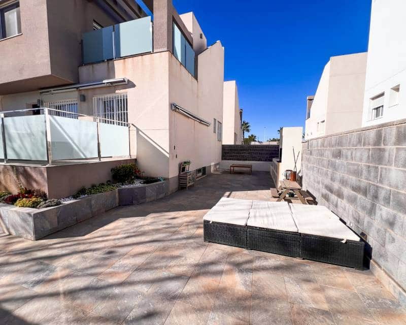 3 quarto Moradia em Banda para venda em Torrevieja com piscina garagem - 399 900 € (Ref: 9544569)