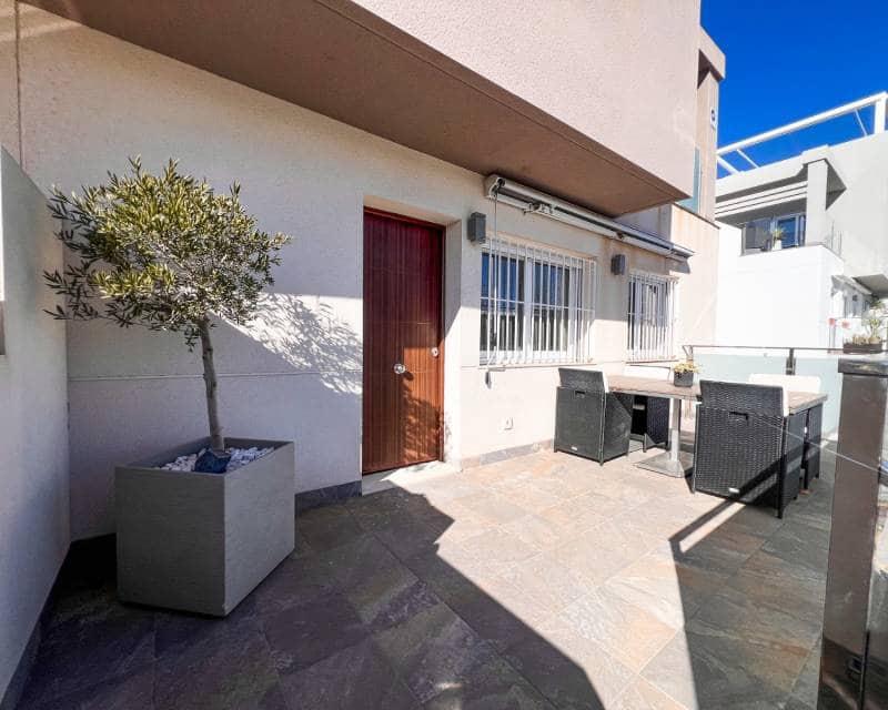 3 quarto Moradia em Banda para venda em Torrevieja com piscina garagem - 399 900 € (Ref: 9544569)