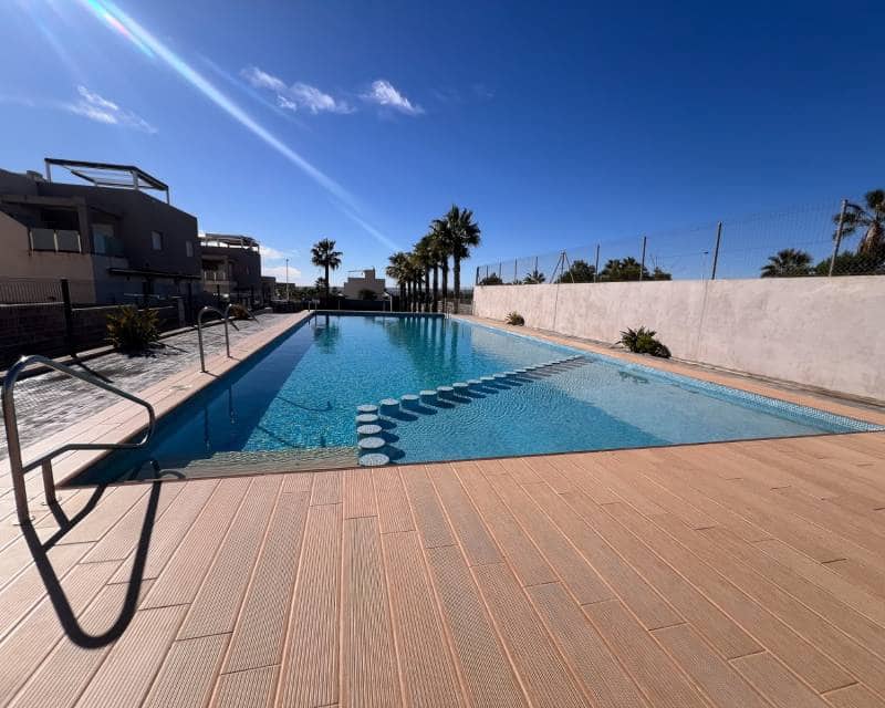 3 quarto Moradia em Banda para venda em Torrevieja com piscina garagem - 399 900 € (Ref: 9544569)