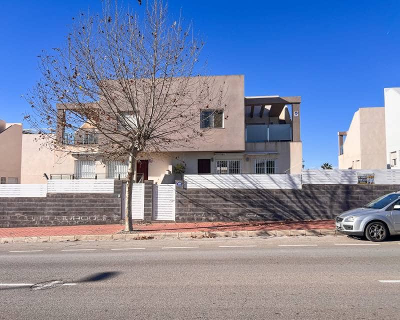 3 quarto Moradia em Banda para venda em Torrevieja com piscina garagem - 399 900 € (Ref: 9544569)