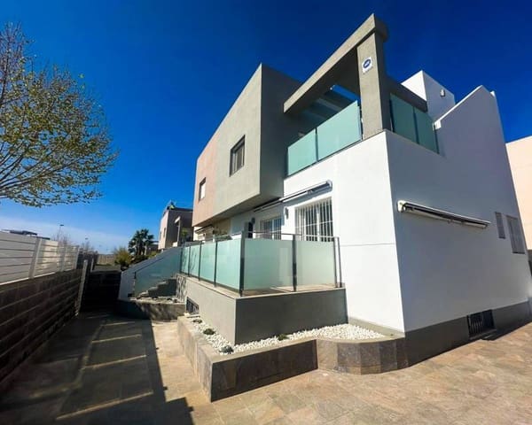 3 camera da letto Villetta Bifamiliare in vendita in Parque Acuático - Sector 25, Torrevieja con piscina garage - 399.900 € (Rif: 9544569)