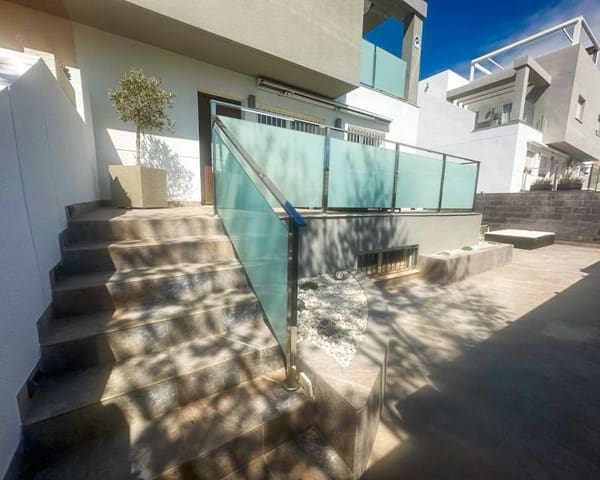 3 soveværelse Semi-Rækkehus til salg i Parque Acuático - Sector 25, Torrevieja med swimmingpool garage - € 399.900 (Ref: 9544569)