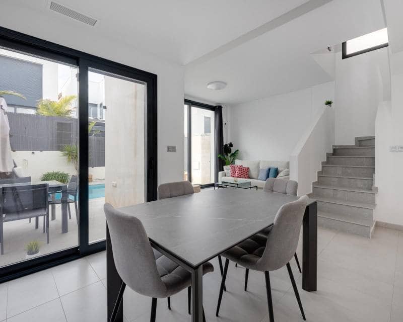 Chalet de 3 habitaciones en Orihuela Costa en venta con piscina garaje - 369.900 € (Ref: 9544570)