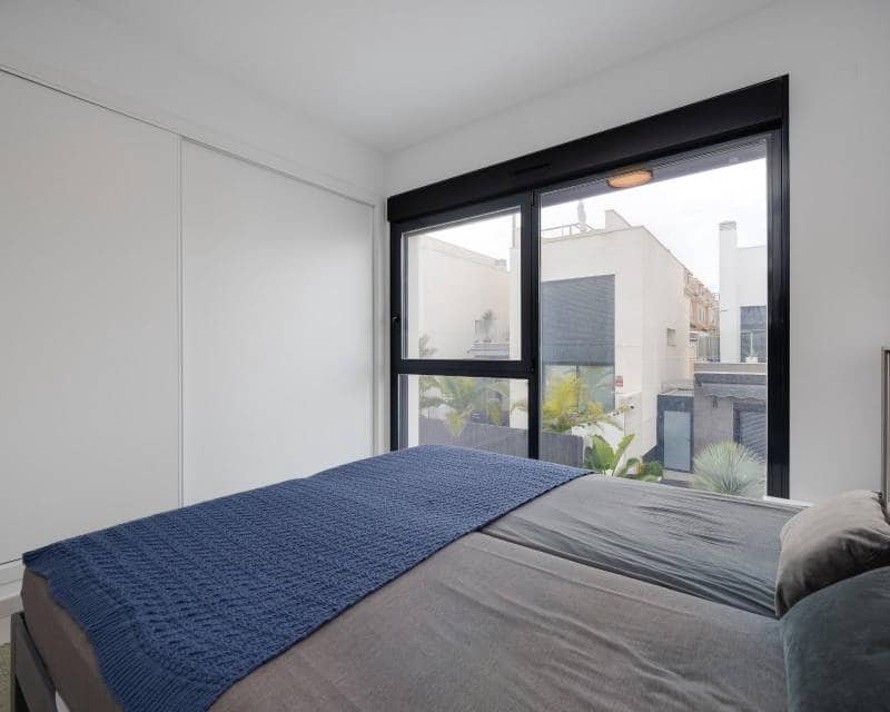 Chalet de 3 habitaciones en Orihuela Costa en venta con piscina garaje - 369.900 € (Ref: 9544570)