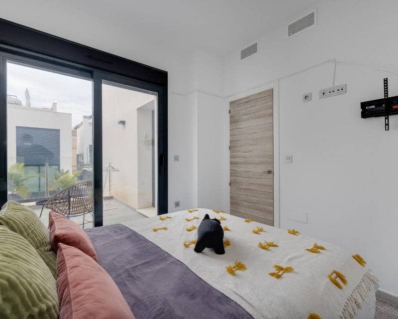 Chalet de 3 habitaciones en Orihuela Costa en venta con piscina garaje - 369.900 € (Ref: 9544570)