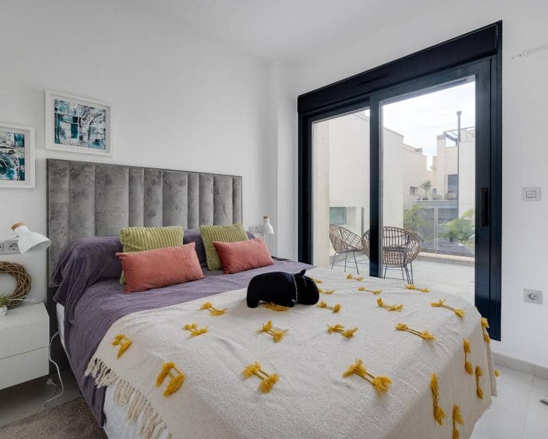 Chalet de 3 habitaciones en Orihuela Costa en venta con piscina garaje - 369.900 € (Ref: 9544570)