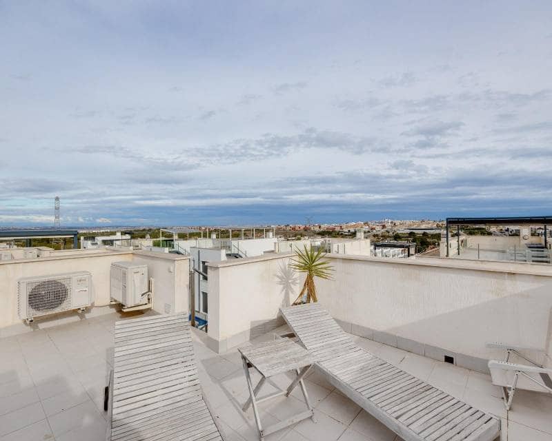 Chalet de 3 habitaciones en Orihuela Costa en venta con piscina garaje - 369.900 € (Ref: 9544570)