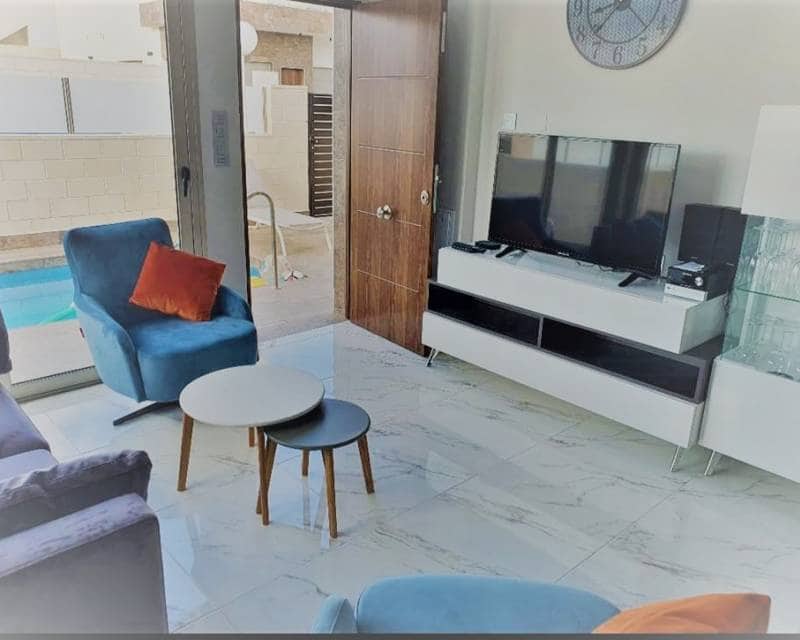 5 slaapkamer Villa te koop in Villamartin met zwembad garage - € 380.000 (Ref: 9548620)